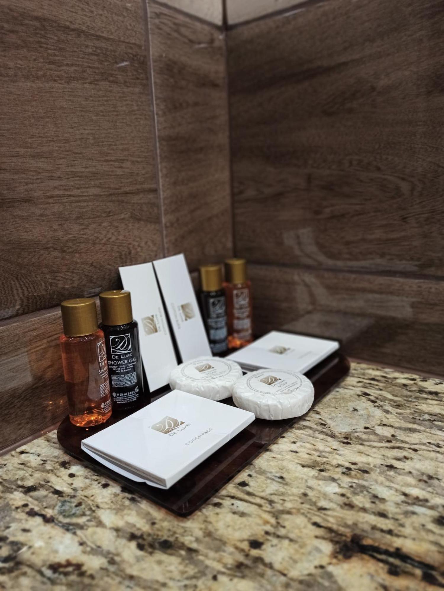 Хотел Театъръ Hotel Pleven Ngoại thất bức ảnh