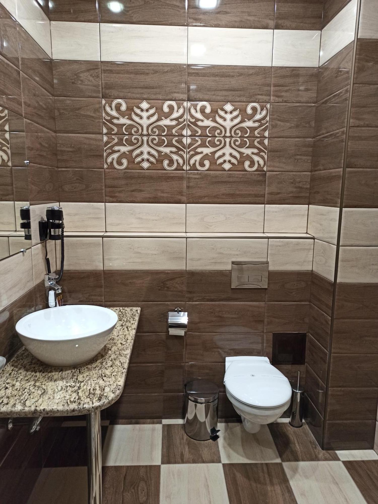 Хотел Театъръ Hotel Pleven Ngoại thất bức ảnh